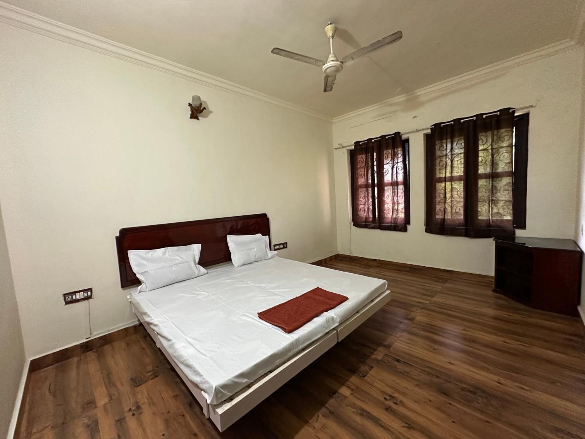 Athens Lodge Alappuzha