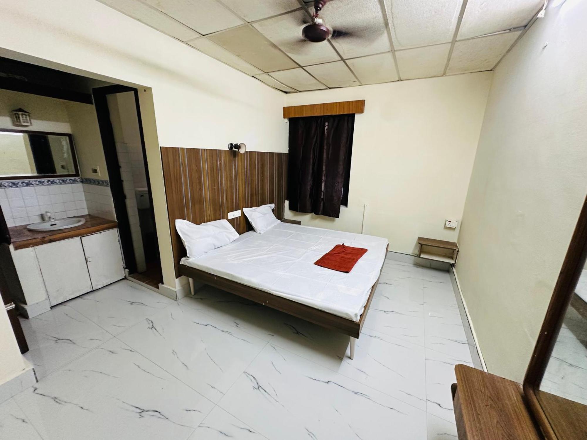 Athens Lodge Alappuzha